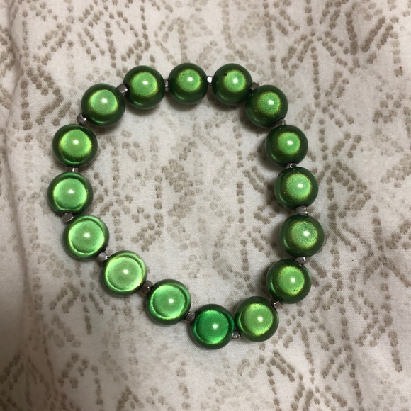 Home made Jewelry - Green stretchy bracelet